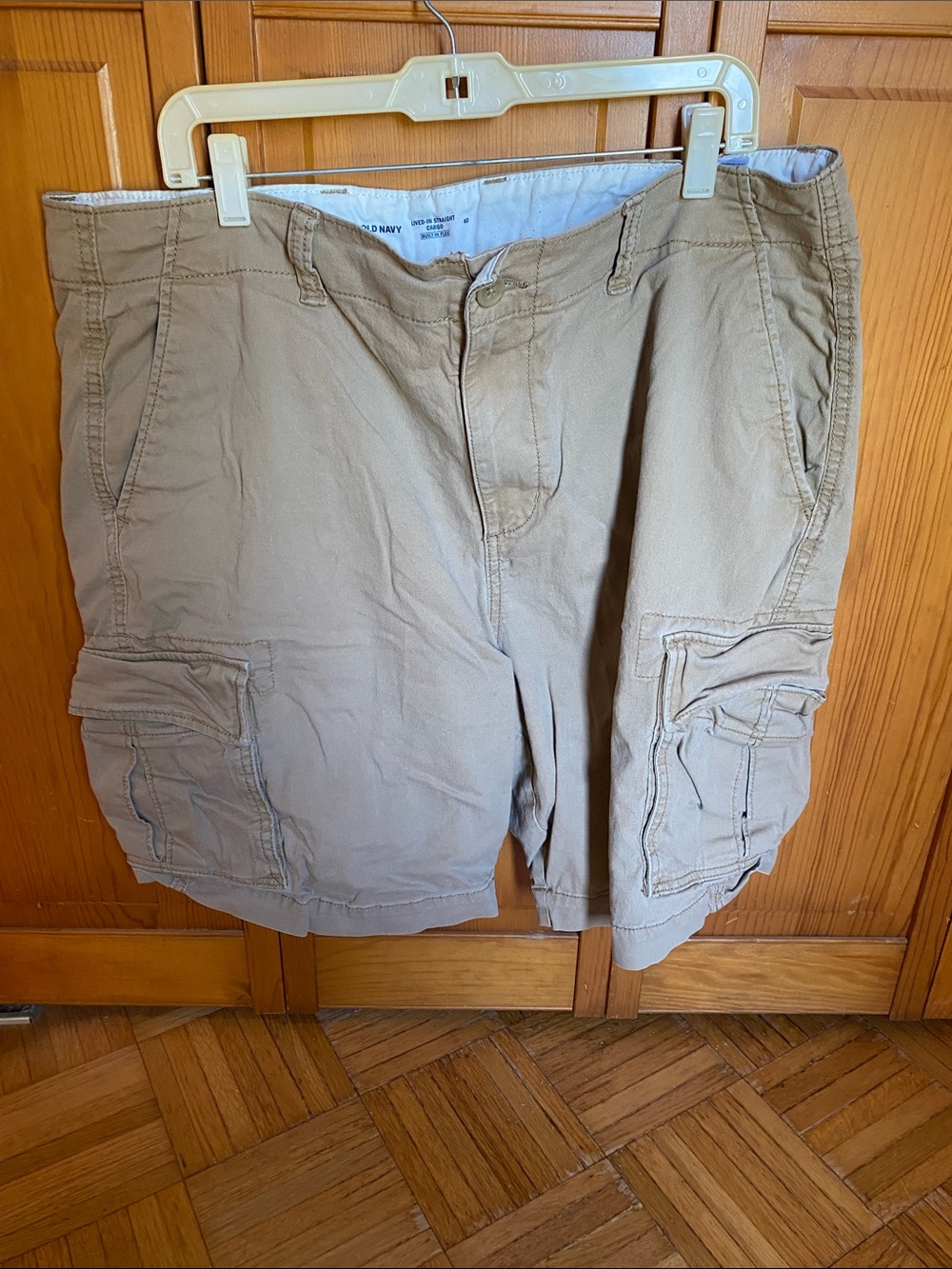 Old Navy Men's Cargo Shorts — Light Khaki size 40